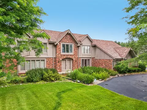1168 W W Mnr, River Hills, WI 53217