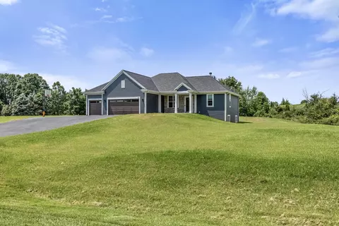 1645 Ernst, Hartford, WI 53027