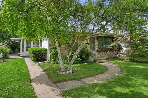 2503 E Bolivar, Saint Francis, WI 53235