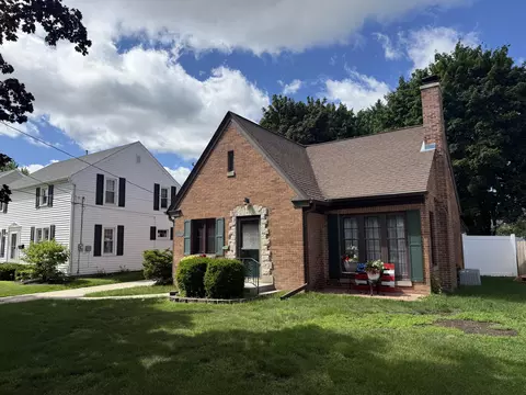 1114 Fairmont, Manitowoc, WI 54220
