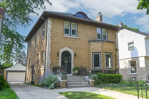 2829 N Hartung, Milwaukee, WI 53210