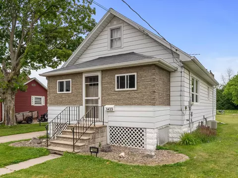 1423 Glenwood, Two Rivers, WI 54241