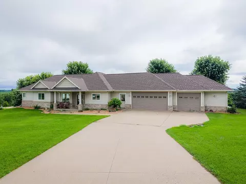 w3769 Highland Drive, Greenfield, WI 54601