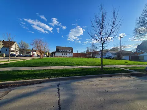 3885 N Port Washington #3897, Milwaukee, WI 53212