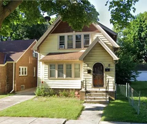 3905 W Sheridan Ave #3907, Milwaukee, WI 53209