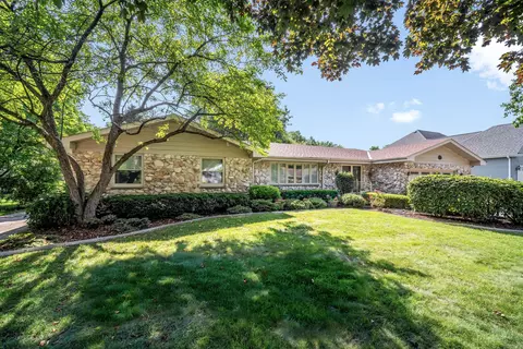 7354 N Braeburn, Glendale, WI 53209