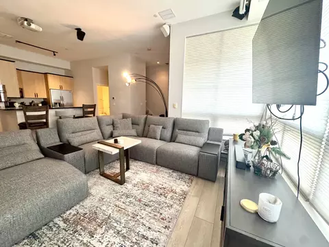 1888 N Water #107, Milwaukee, WI 53202