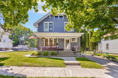 1326 S 8th, Manitowoc, WI 54220