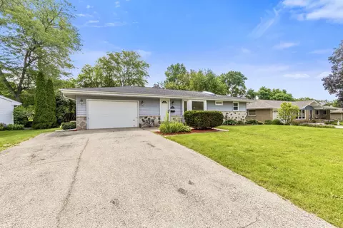 5571 Lakeview, Greendale, WI 53129