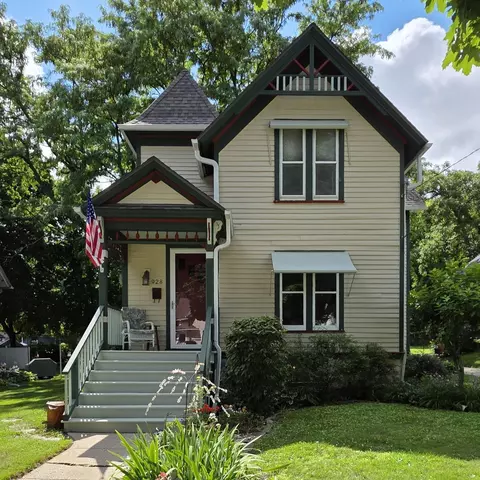 928 Oakland, Waukesha, WI 53186