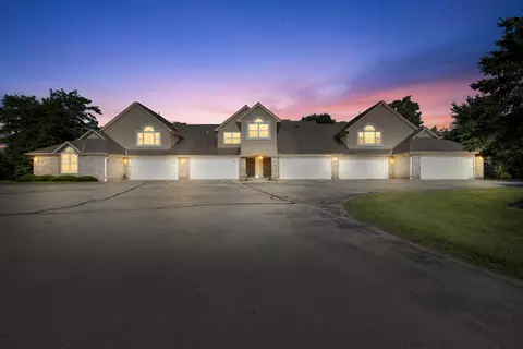 9155 W Elm #F, Franklin, WI 53132