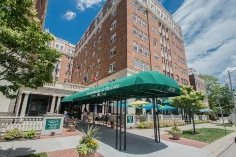 1028 E Juneau #203, Milwaukee, WI 53202