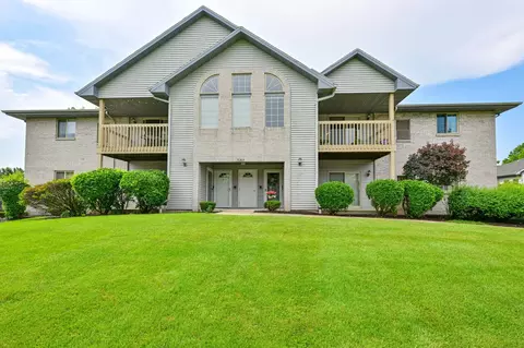 9364 W Loomis #3, Franklin, WI 53132