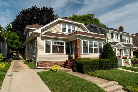 612 Monroe, Racine, WI 53405