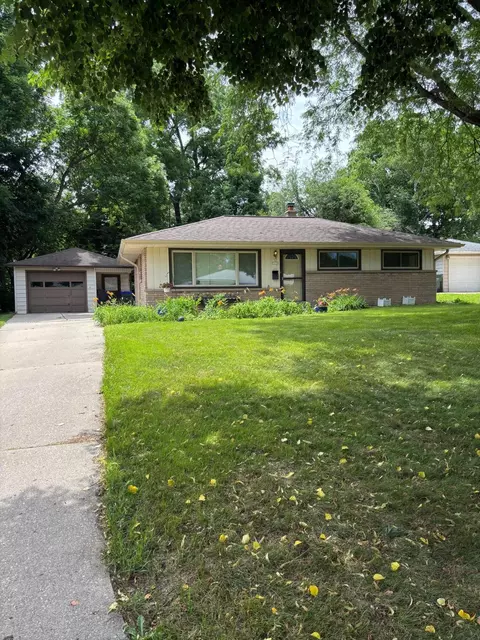 7233 Enfield, Greendale, WI 53129