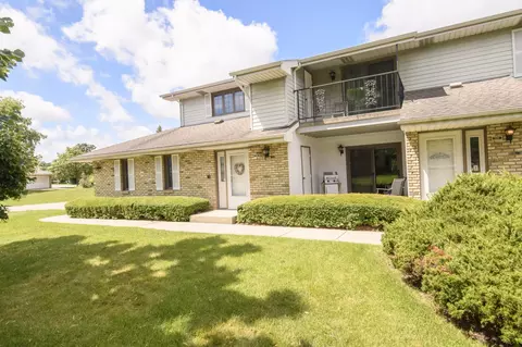 1433 Sun Vly #104, Mount Pleasant, WI 53406