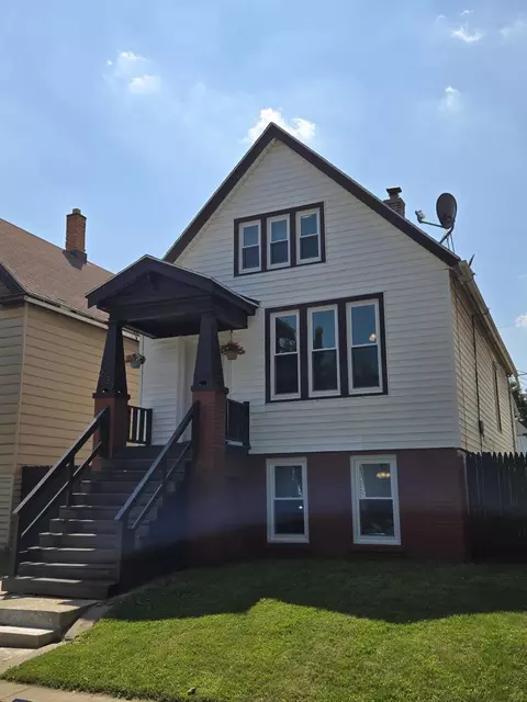 2137 S 16th, Milwaukee, WI 53215