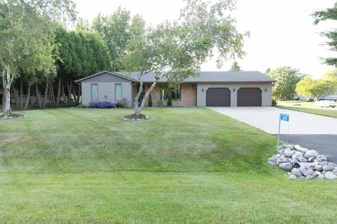 3945 Elaines, Hartford, WI 53086