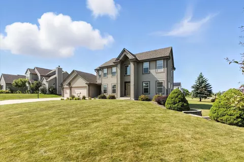 4712 W Woodward, Franklin, WI 53132