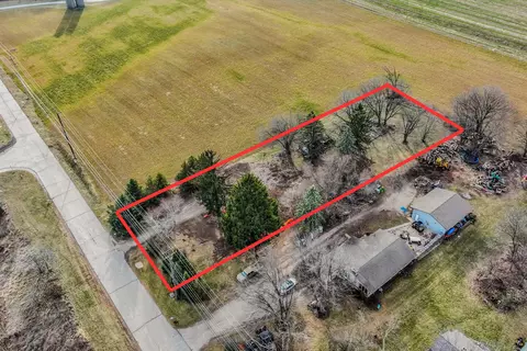 3911 Campbell, Delafield, WI 53029
