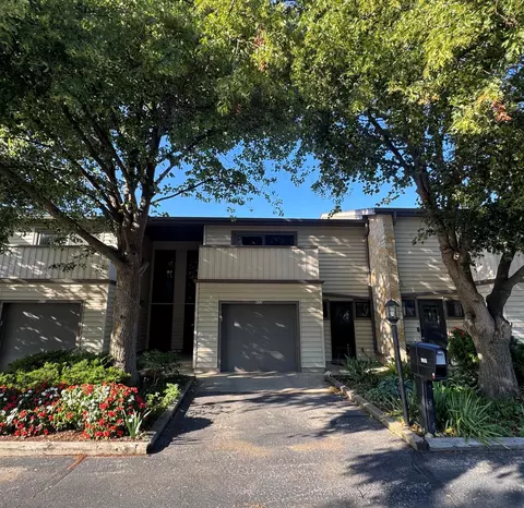 955 Armour, Oconomowoc, WI 53066