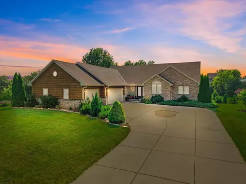 175 Crooked Stick, North Prairie, WI 53153