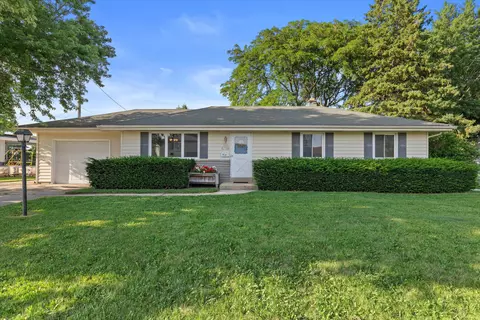 n92w17382 Forest, Menomonee Falls, WI 53051