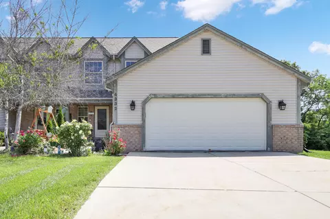 4332 S Rose, New Berlin, WI 53151
