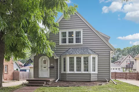 3132 N 49th, Milwaukee, WI 53216