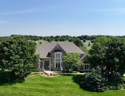 n70w14619 Terrace, Menomonee Falls, WI 53051