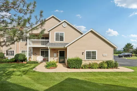 1040 River Pl #4, Waukesha, WI 53189