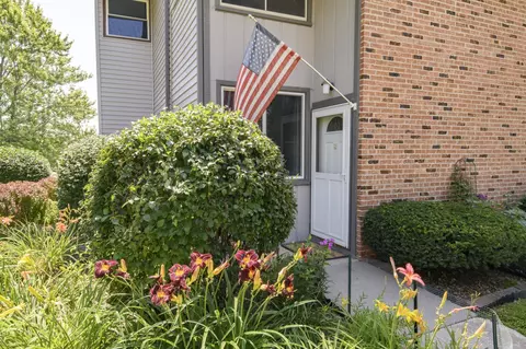 1524 Big Bnd #A, Waukesha, WI 53189