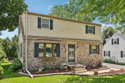 980 Adelmann, Brookfield, WI 53045