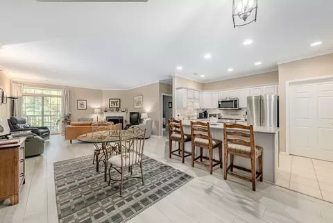 13050 W Bluemound #205, Elm Grove, WI 53122