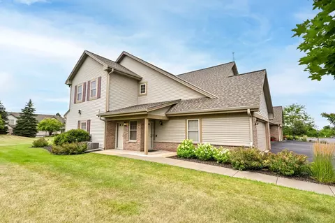 w170n5530 Ridgewood #5530, Menomonee Falls, WI 53051