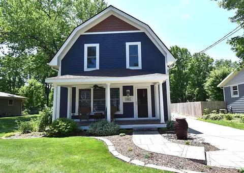 127 E Ottawa, Dousman, WI 53118