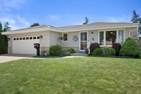 4977 S 24th, Milwaukee, WI 53221