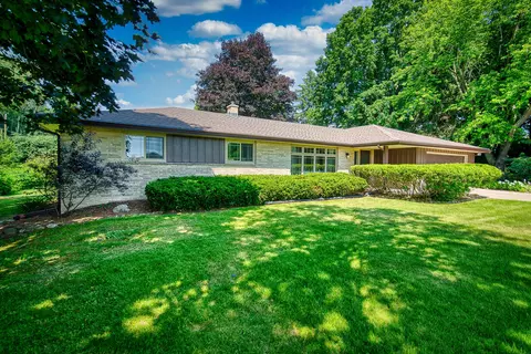 557 Granville, Cedarburg, WI 53012