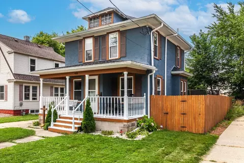 408 W Newhall, Waukesha, WI 53186