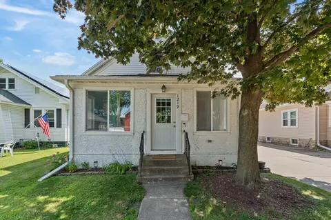 1219 E La, Crosse, WI 54601