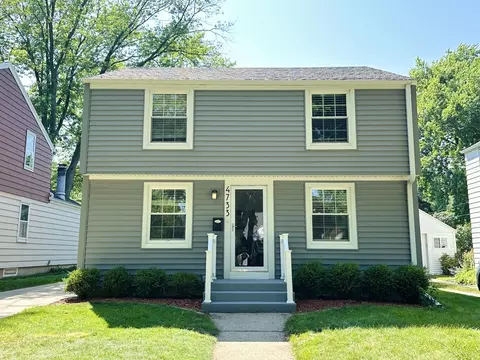 4733 N Diversey, Whitefish Bay, WI 53211
