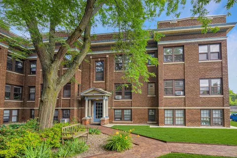 2537 N Downer #15, Milwaukee, WI 53211
