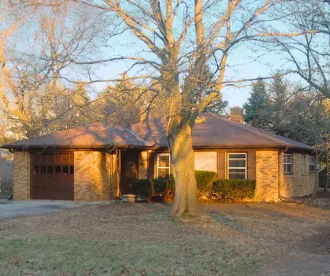4925 James, Wind Point, WI 53402