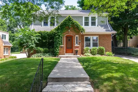111 N Hartwell, Waukesha, WI 53186