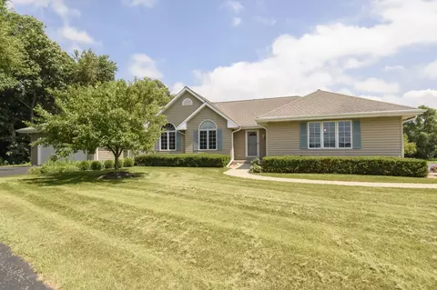 548 Kettle Moraine, Eagle, WI 53119