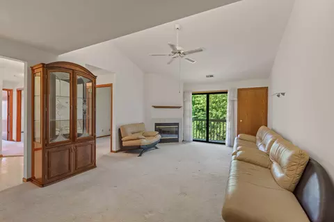 116 E Freistadt #F, Thiensville, WI 53092