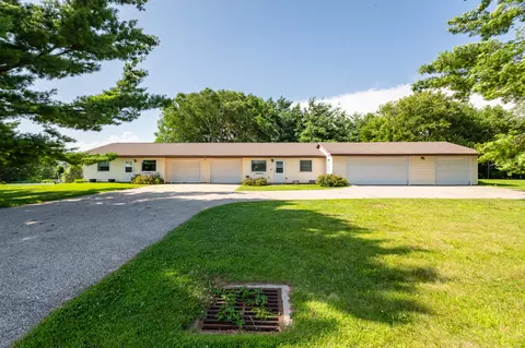 3811 Crestwood #3809, Onalaska, WI 54650