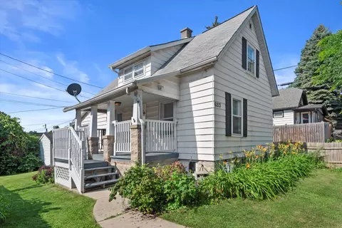6213 W Dixon, Milwaukee, WI 53214