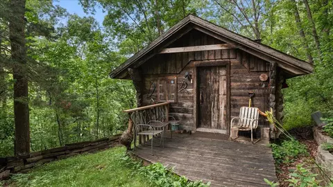 w2830 Russlan Coulee Road, Barre, WI 54601