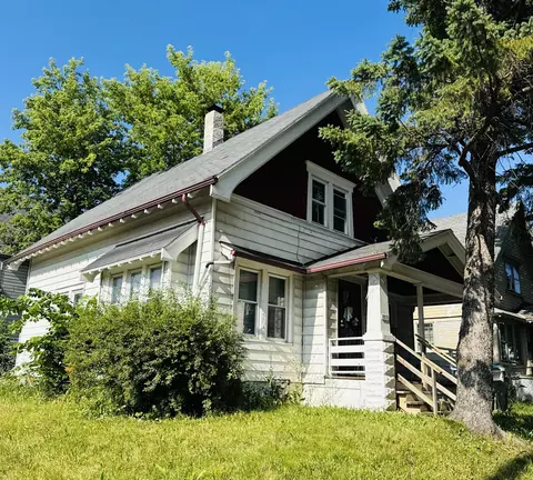 2832 W Chambers, Milwaukee, WI 53210